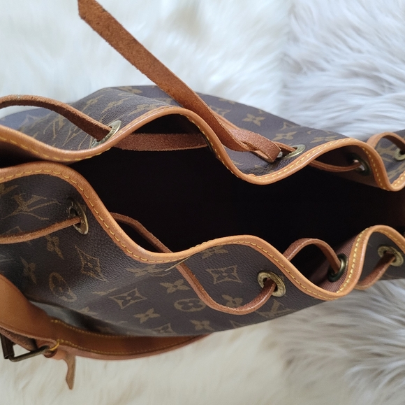 Authentic Louis Vuitton Petite Noe - Picture 8 of 11